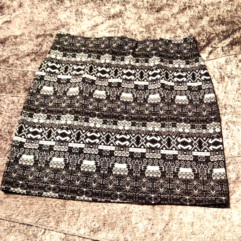 Studio Point unlined polyester spandex skirt 3/$25